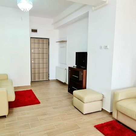 Red Accommodation Near Palas Mall 雅西 外观 照片