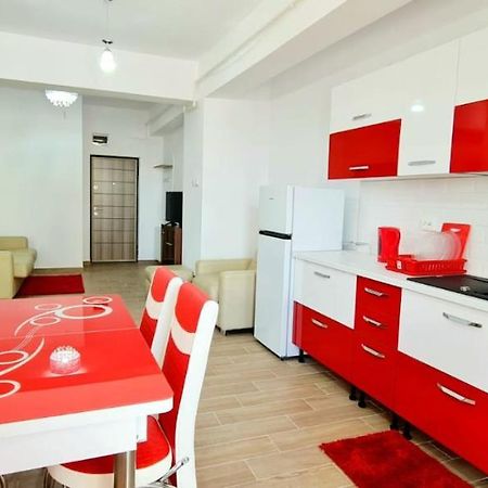Red Accommodation Near Palas Mall 雅西 外观 照片