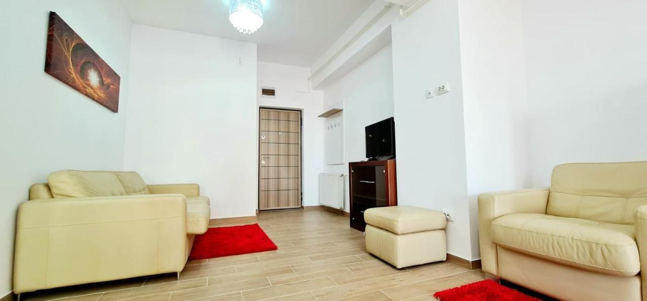Red Accommodation Near Palas Mall 雅西 外观 照片