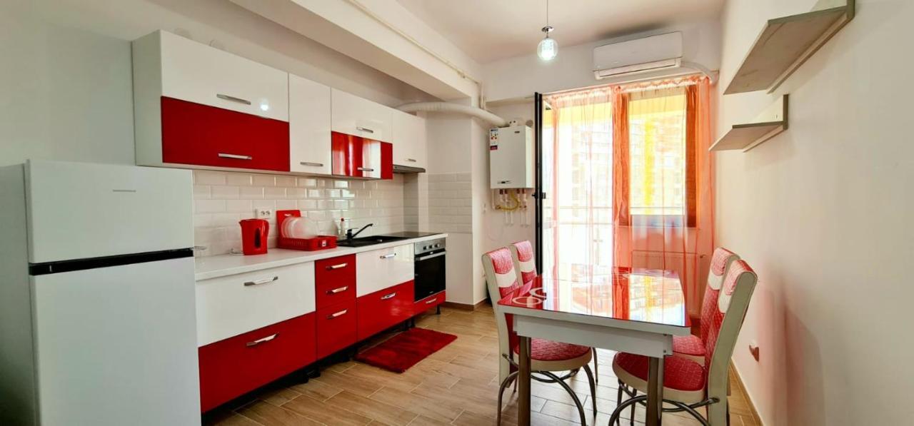 Red Accommodation Near Palas Mall 雅西 外观 照片
