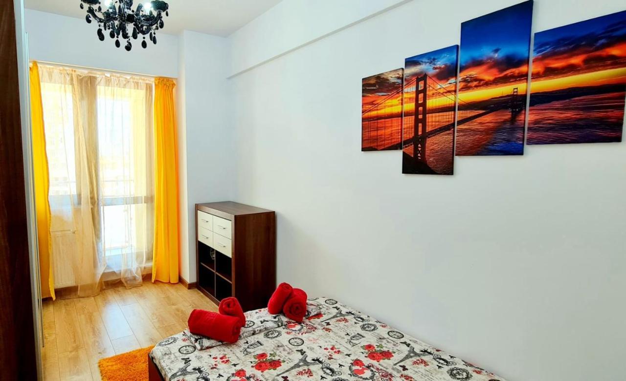 Red Accommodation Near Palas Mall 雅西 外观 照片