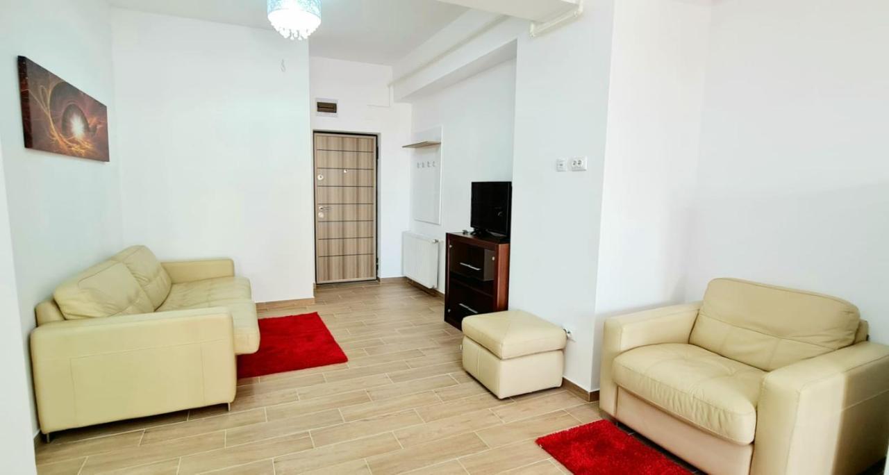 Red Accommodation Near Palas Mall 雅西 外观 照片